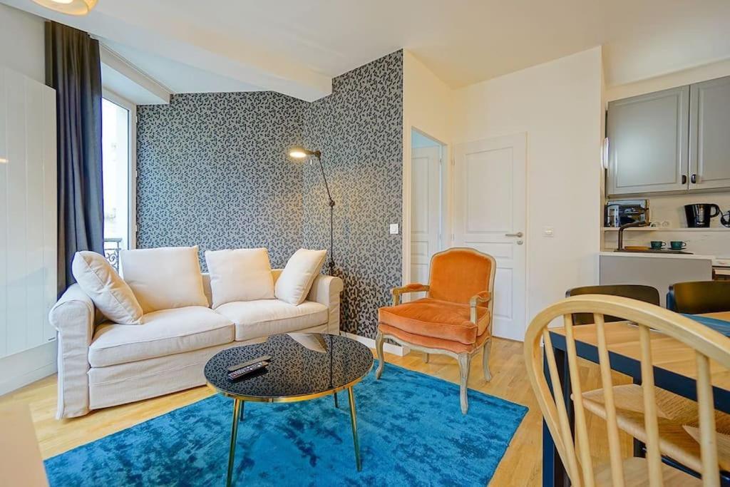 Elegant Appartement Dans Le Marais - Paris 3 Luaran gambar