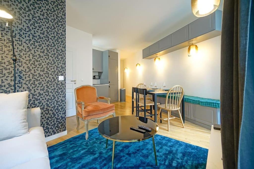 Elegant Appartement Dans Le Marais - Paris 3 Luaran gambar